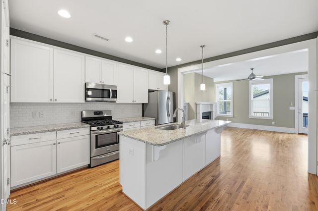 118 Rock Ledge Drive, Chapel Hill, NC 27516