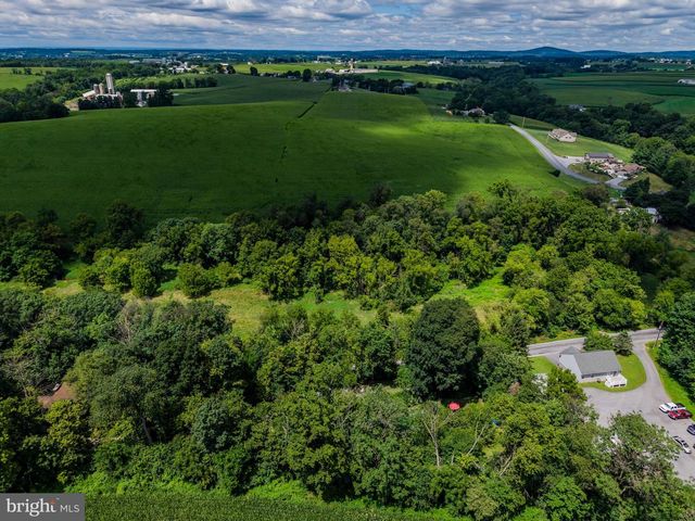 3059 BACK RUN RD, Manheim, PA 17545