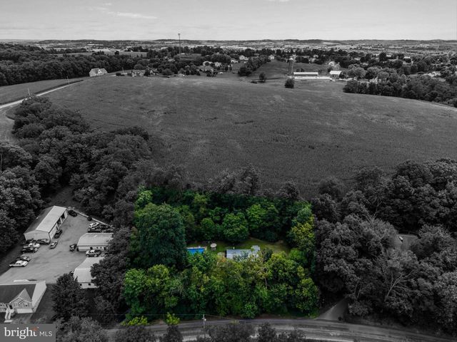 3059 BACK RUN RD, Manheim, PA 17545