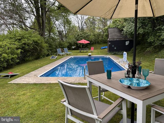 3059 BACK RUN RD, Manheim, PA 17545