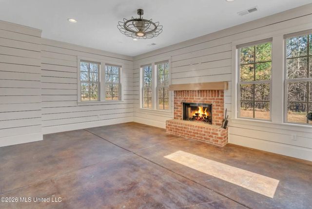 4342 E Robinson Loop, Olive Branch, MS 38654