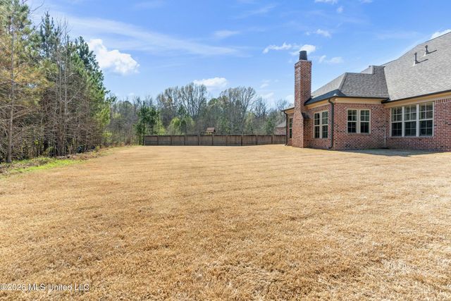 4342 E Robinson Loop, Olive Branch, MS 38654