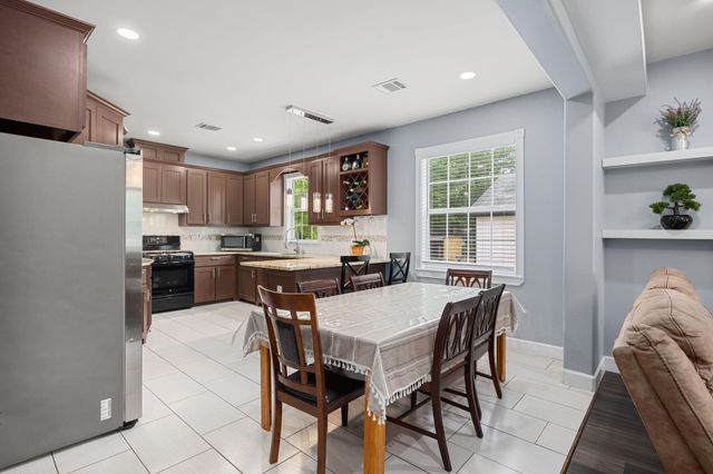 664 County Road 3404, Cleveland, TX 77327