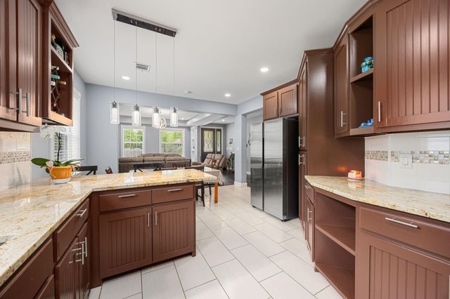 664 County Road 3404, Cleveland, TX 77327