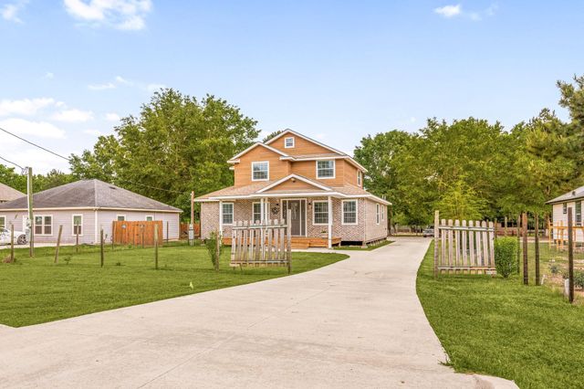 664 County Road 3404, Cleveland, TX 77327