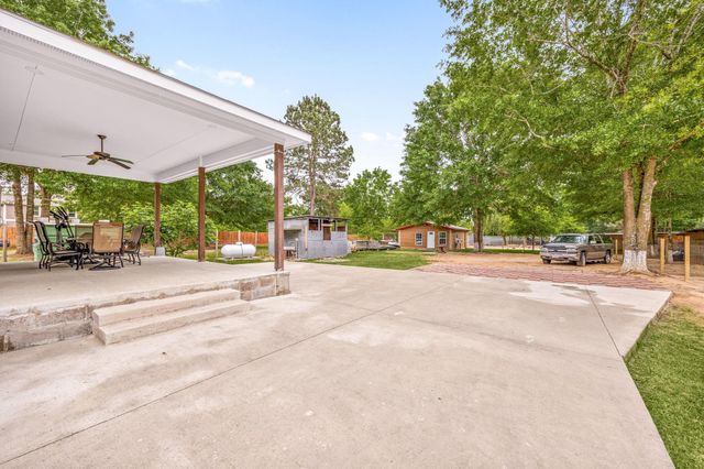 664 County Road 3404, Cleveland, TX 77327