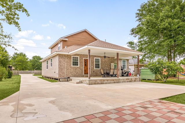 664 County Road 3404, Cleveland, TX 77327