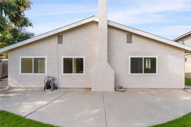 618 S Sally Lee Avenue, Azusa, CA 91702