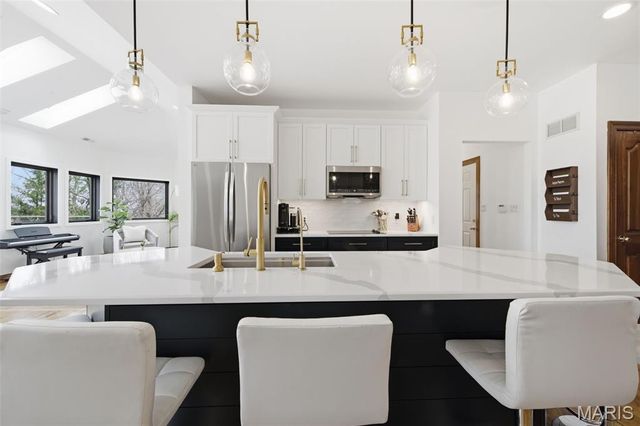 747 River Hills Drive, Fenton, MO 63026