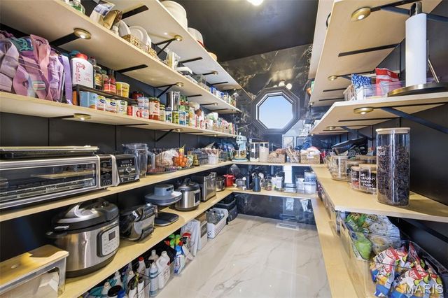 747 River Hills Drive, Fenton, MO 63026