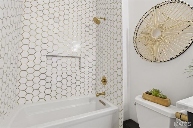 747 River Hills Drive, Fenton, MO 63026