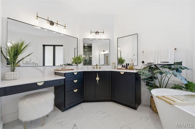 747 River Hills Drive, Fenton, MO 63026