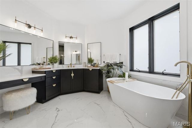 747 River Hills Drive, Fenton, MO 63026