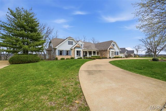 747 River Hills Drive, Fenton, MO 63026