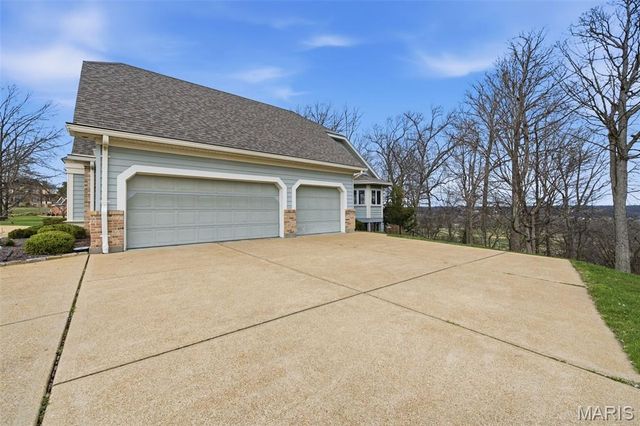 747 River Hills Drive, Fenton, MO 63026