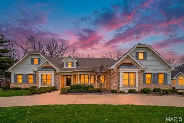 747 River Hills Drive, Fenton, MO 63026
