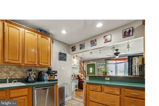207 ROLLING RD, Broomall, PA 19008