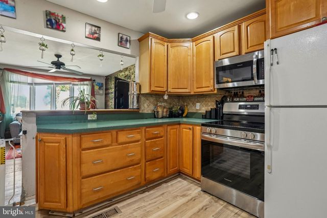 207 ROLLING RD, Broomall, PA 19008