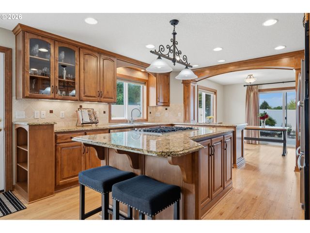 14633 EHLEN Rd Ne, Aurora, OR 97002