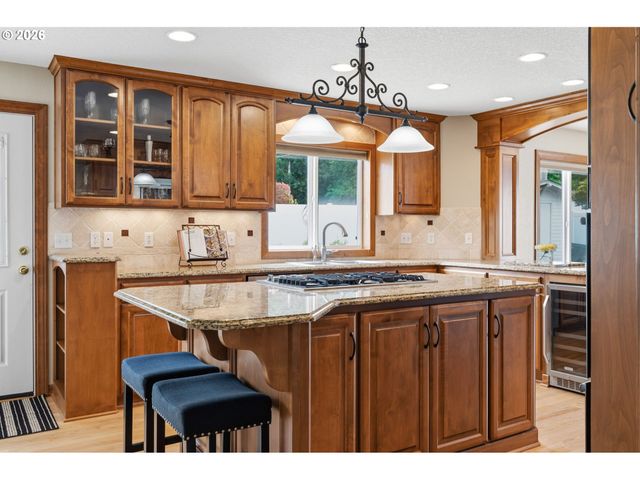 14633 EHLEN Rd Ne, Aurora, OR 97002