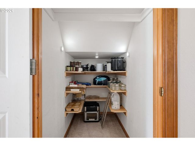 14633 EHLEN Rd Ne, Aurora, OR 97002