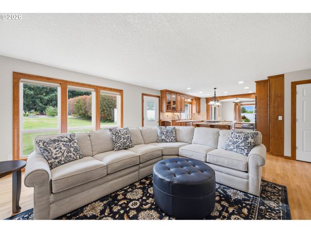 14633 EHLEN Rd Ne, Aurora, OR 97002