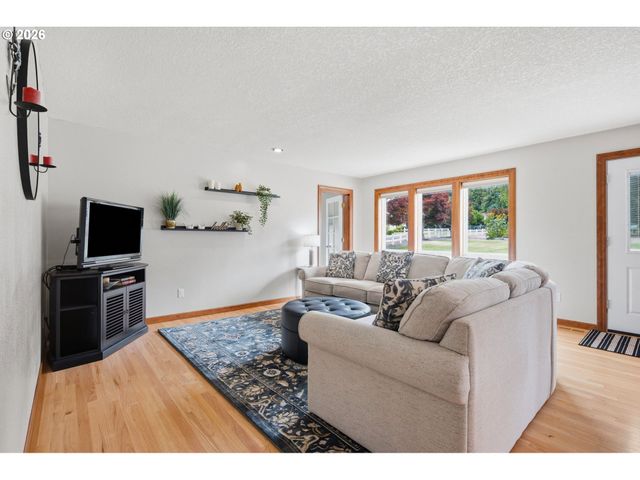 14633 EHLEN Rd Ne, Aurora, OR 97002