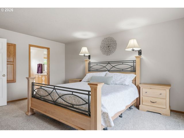 14633 EHLEN Rd Ne, Aurora, OR 97002
