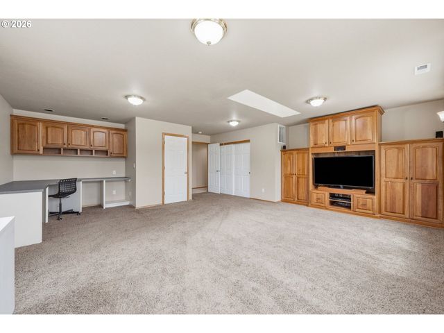 14633 EHLEN Rd Ne, Aurora, OR 97002