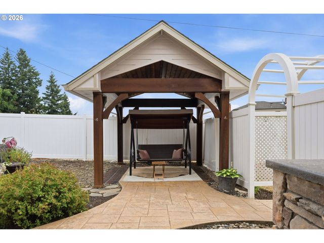 14633 EHLEN Rd Ne, Aurora, OR 97002