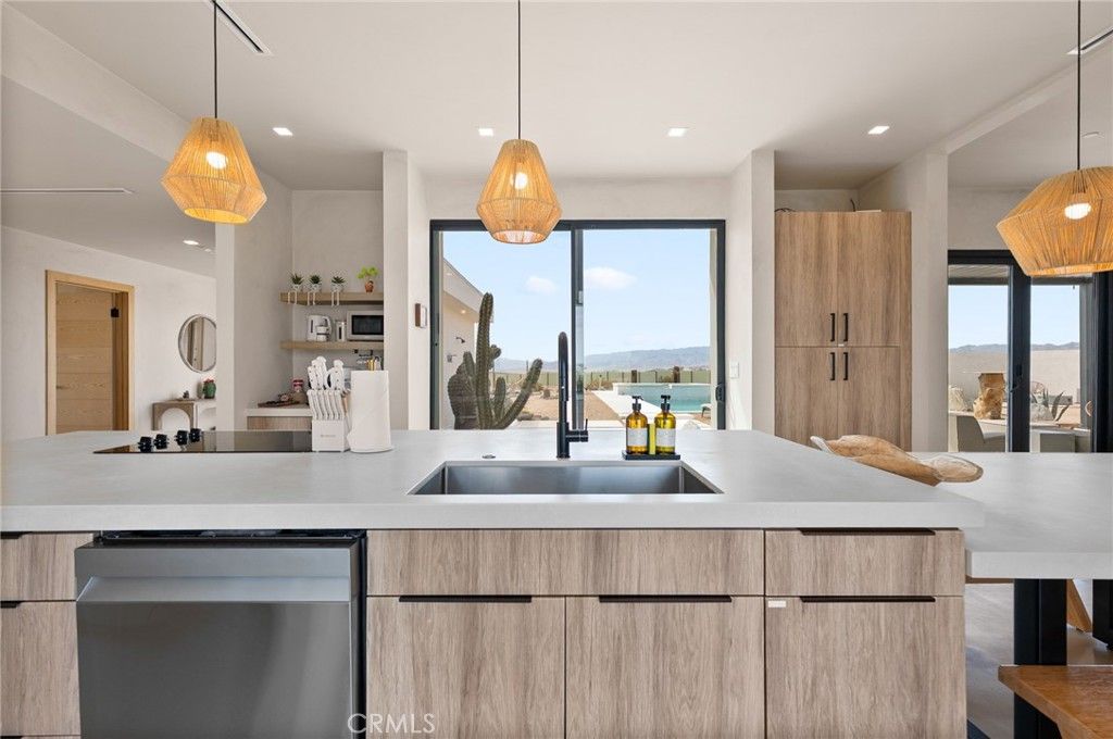 Image 15 of property listing at 66245 Del Oro, Joshua Tree, CA 92252