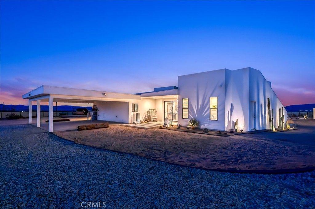 Image 3 of property listing at 66245 Del Oro, Joshua Tree, CA 92252