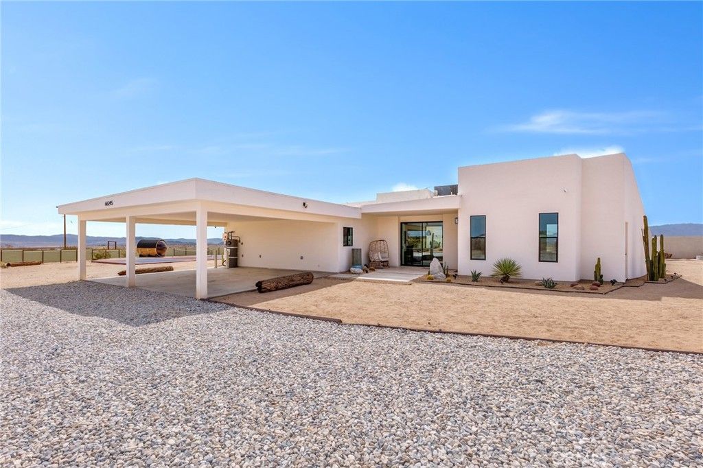 Image 5 of property listing at 66245 Del Oro, Joshua Tree, CA 92252