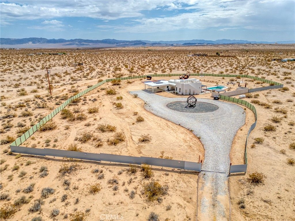 Image 60 of property listing at 66245 Del Oro, Joshua Tree, CA 92252