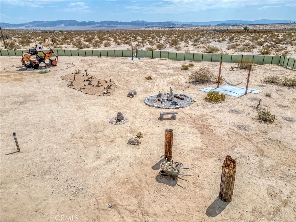 Image 61 of property listing at 66245 Del Oro, Joshua Tree, CA 92252