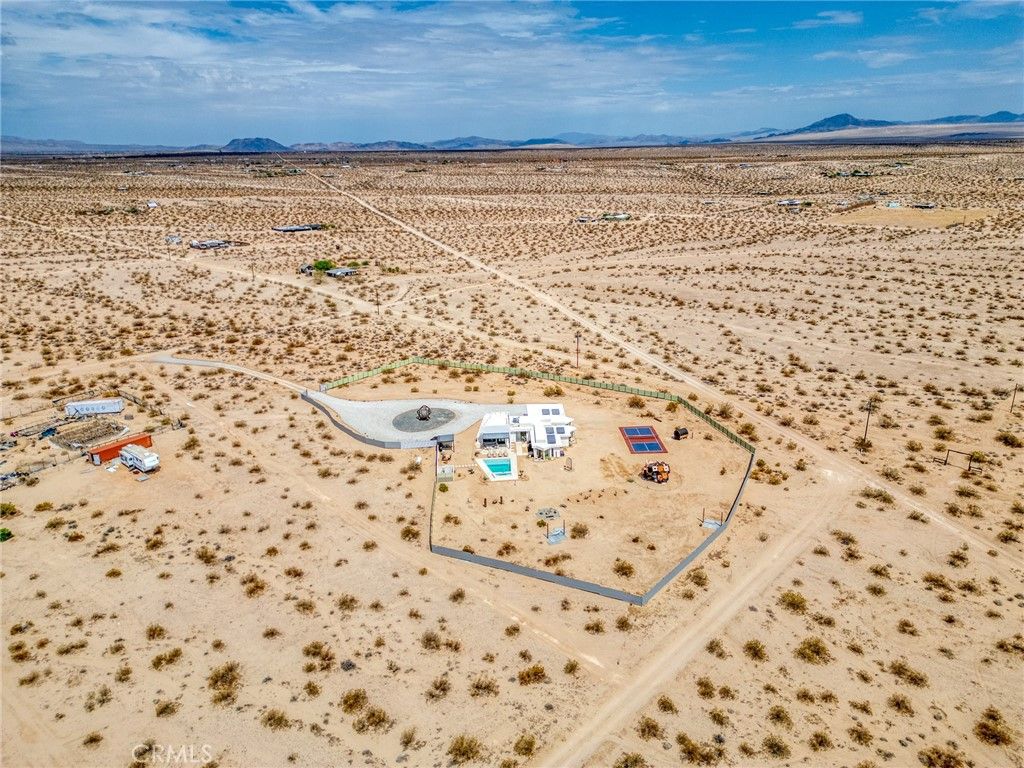 Image 64 of property listing at 66245 Del Oro, Joshua Tree, CA 92252