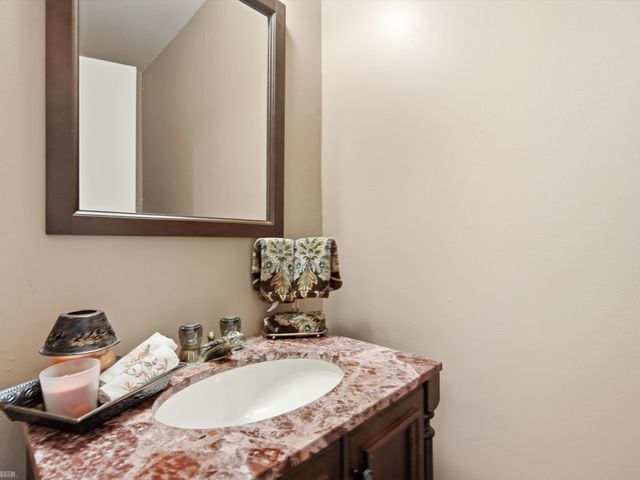 1328 Brook Lane, Rochester Hills, MI 48306