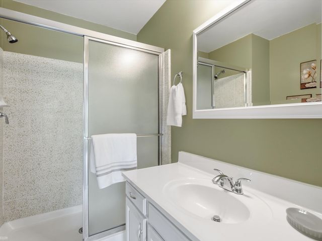 1328 Brook Lane, Rochester Hills, MI 48306