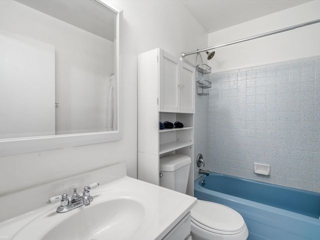 1328 Brook Lane, Rochester Hills, MI 48306