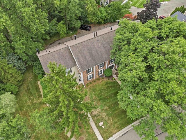 1328 Brook Lane, Rochester Hills, MI 48306