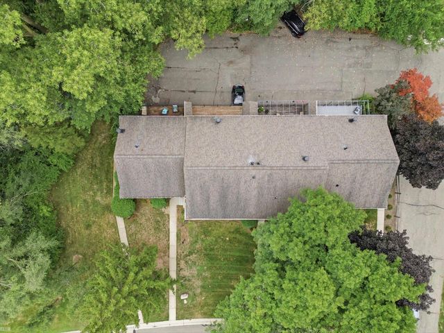 1328 Brook Lane, Rochester Hills, MI 48306