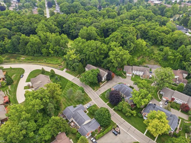 1328 Brook Lane, Rochester Hills, MI 48306