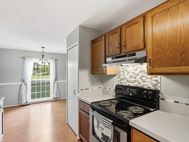 1328 Brook Lane, Rochester Hills, MI 48306