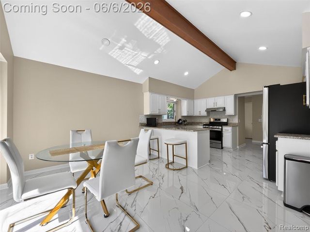 41599 Red Oak Drive, Sterling Heights, MI 48314