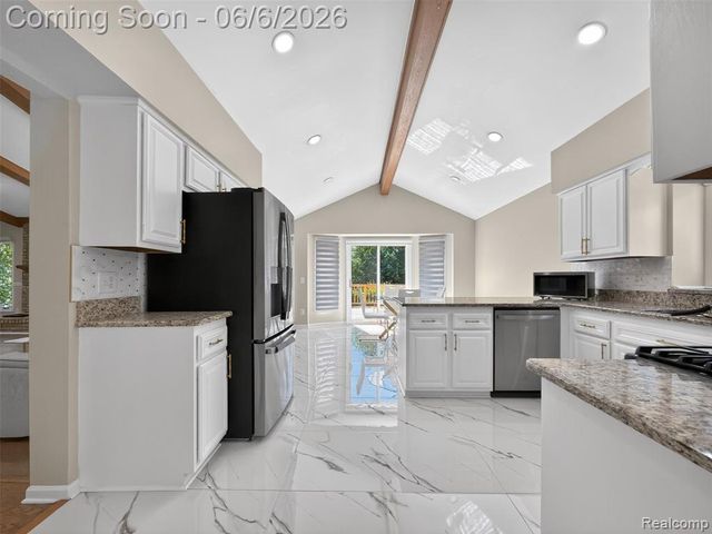 41599 Red Oak Drive, Sterling Heights, MI 48314