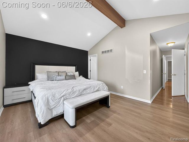 41599 Red Oak Drive, Sterling Heights, MI 48314