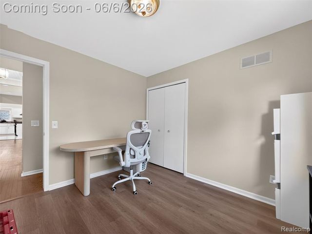 41599 Red Oak Drive, Sterling Heights, MI 48314
