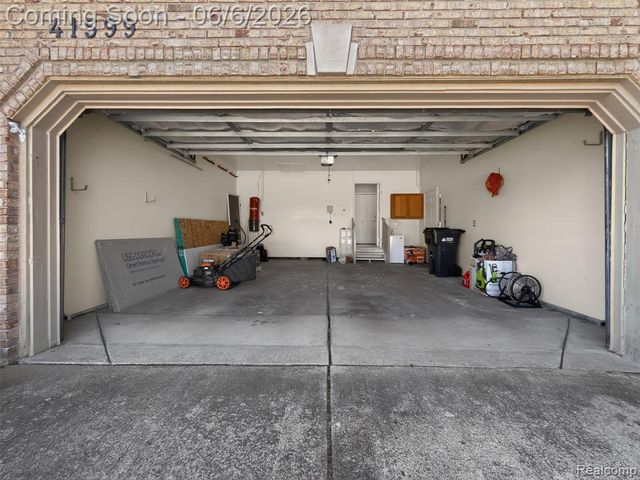 41599 Red Oak Drive, Sterling Heights, MI 48314