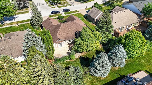 41599 Red Oak Drive, Sterling Heights, MI 48314