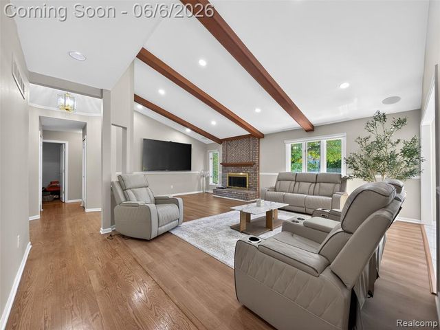 41599 Red Oak Drive, Sterling Heights, MI 48314